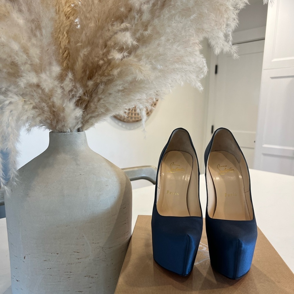 Christian Louboutin DAFFODILE 160 CREPE SATIN size 7.5 - Picture 2 of 15